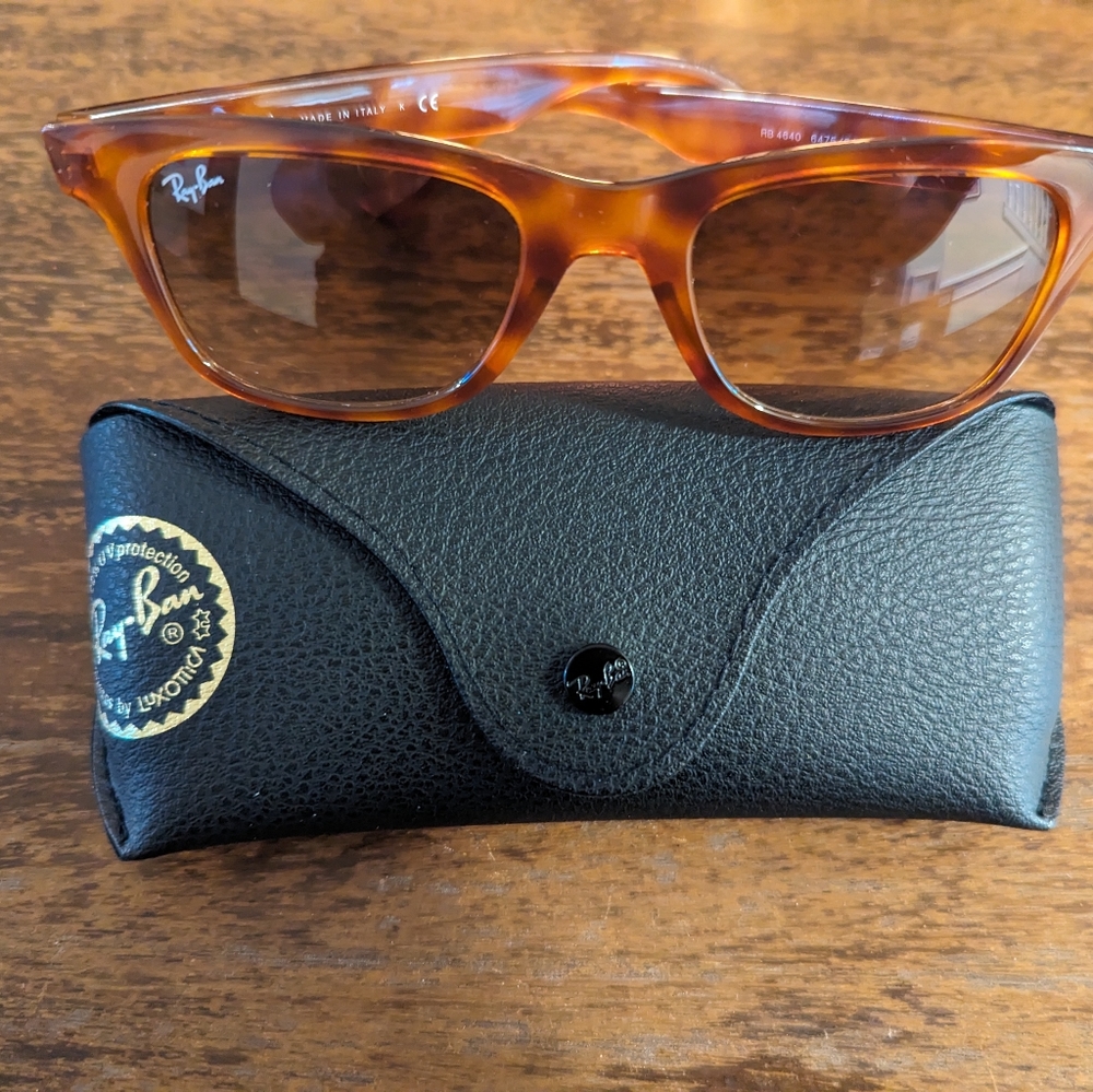 Ray-Ban Tortoise Shell Sunglasses - Picture 5 of 6